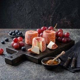 Лангр - мягкий французский сыр с мытой корочкой